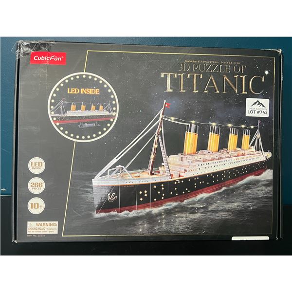 Lot of 1 3D Light up Titanic Puzzle (266PCS)