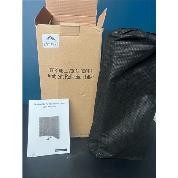 Lot of 1 Studio Mic Reflection Screen