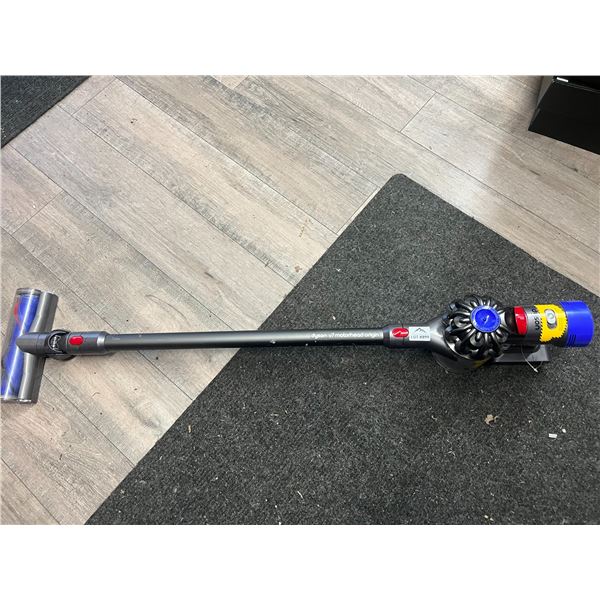 Lot of 1 Dyson Stick Vacuum w/ Battery (*Used)