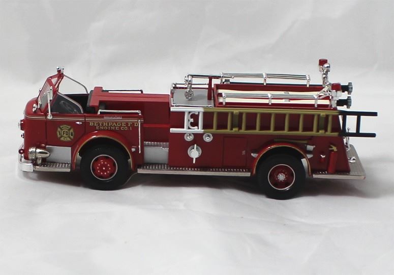 Camion De Pompiers Corgi Fire Heroes 1/50 – American La France 700 Close Cab Elkhart – France