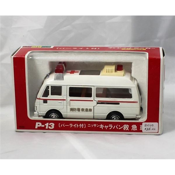 Diapet Nissan Caravan Ambulance Made in Japan 1.35
