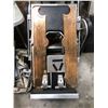 Image 2 : Customizable torture chair Sci-fi set dec prop