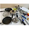 Image 2 : Kitchen Lot