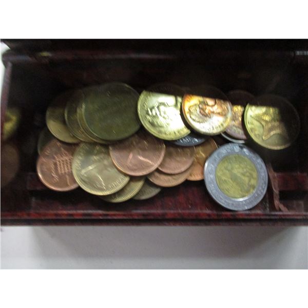 BOX C/W ASSORTED COINS