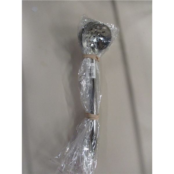 NEW:  PACK OF 6 LADELS