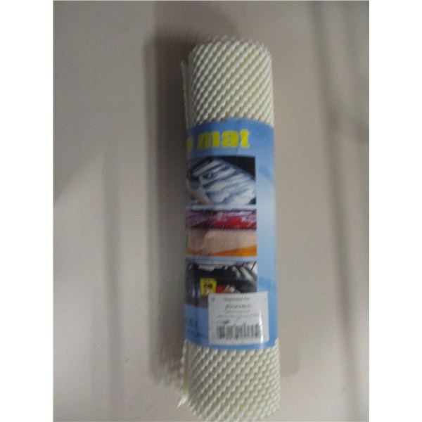 STORE CLOSE-OUT:  NON-SLIP MATS (APPROX 30 X 180 CM/WHITE) - PER ROLL