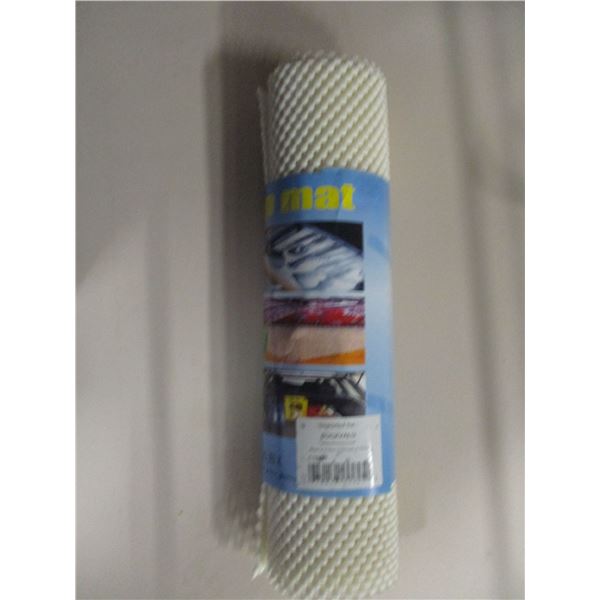 STORE CLOSE-OUT:  NON-SLIP MATS (APPROX 30 X 180 CM/WHITE) - PER ROLL