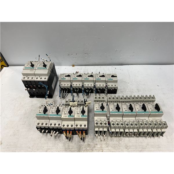 Lot of Siemens Contactors (See Pics)