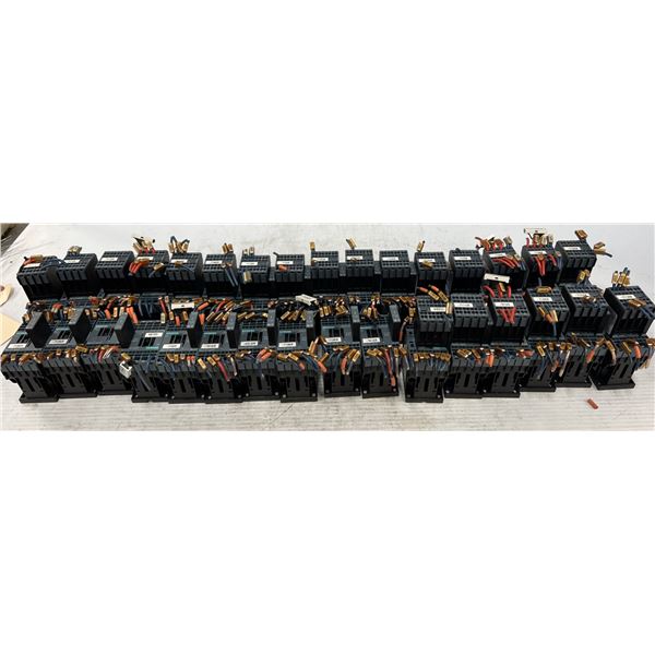 Lot of (31) Siemens #3RH2131-2BB40 Contactors