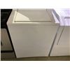 Image 2 : FRIGIDAIRE GALLERY SERIES COMMERCIAL HEAVY-DUTY SUPER CAPACITY SOUND SILENCER STACKING WASHER &