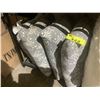 Image 2 : 8 ASSORTED THROW PILLOWS
