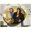 Image 3 : ELVIS PRESLEY LOOKING AT A LEGEND PLATE 16 "ELVIS RETURNS TO THE STAGE" LIMITED EDITION COLLECTIBLE
