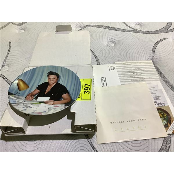 ELVIS PRESLEY LOOKING AT A LEGEND PLATE 14 "LETTERS FROM FANS" LIMITED EDITION COLLECTIBLE PLATE