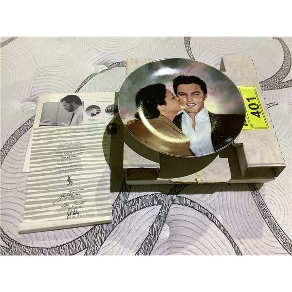 ELVIS PRESLEY LOOKING AT A LEGEND PLATE 5 "ELVIS AND GLADYS" LIMITED EDITION COLLECTIBLE PLATE WITH