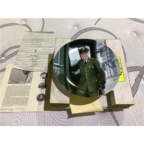 ELVIS PRESLEY LOOKING AT A LEGEND PLATE 4 "HOMECOMING" LIMITED EDITION COLLECTIBLE PLATE WITH COA