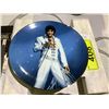 Image 2 : ELVIS PRESLEY "KING OF LAS VEGAS" LIMITED EDITION COLLECTIBLE PLATE WITH COA