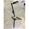 Image 2 : "NEW" HERCULES ACOUSTIC GUITAR STAND