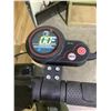 Image 4 : *NEW* BLACK LIGHTNING ELECTRIC SCOOTER WITH CHARGER