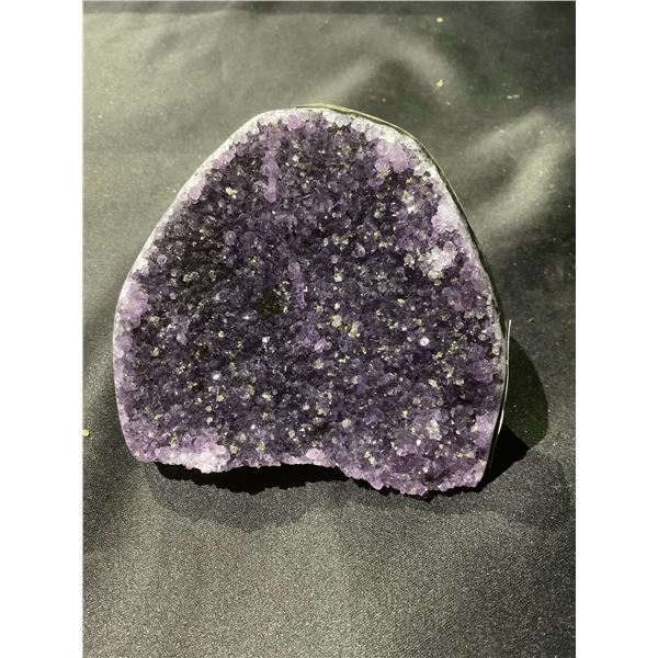 AMETHYST GEODE APPROX 2-1/2X3-1/2X2" RETAIL $589.98