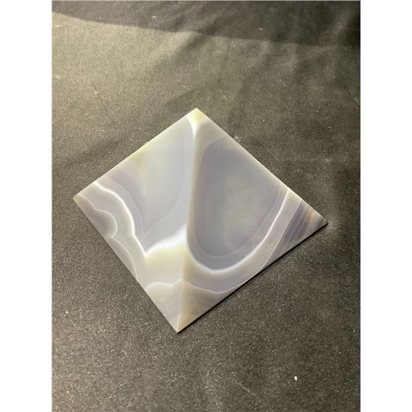 AGATE PYRAMID APPROX 2-1/2X3-1/2X3-1/2" RETAIL $1289.98 (1 CORNER CHIPPED)