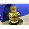 Image 2 : TABLE LAMP WITH SHADE