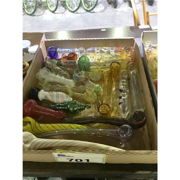 TRAY OF ASSORTED GLASS PIPES