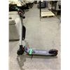 Image 2 : *NEW* SEGWAY ES4 ELECTRIC SCOOTER WITH BATTERY & CHARGER