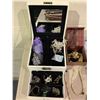 Image 2 : JEWELRY BOX WITH ASSORTED COSTUME JEWELRY