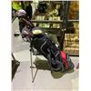 Image 2 : WILSON RED ZONE RIGHT HANDED GOLF CLUB SET WITH WILSON RED ZONE BAG