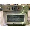 Image 2 : DREAMIRACLE TOASTER OVEN AIR FRYER MODEL TO5712A