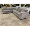 Image 2 : 2-PIECE SECTIONAL SOFA WITH USB CHARGE PORTS (NO CABLE) APPROX 95 X 122"