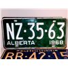 Image 3 : LOT OF 2 VINTAGE LICENSE PLATES