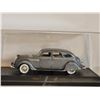 Image 2 : 1936 CHRYSLER AIRFLOW DETAILED MODEL IN SHADOW BOX