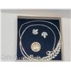 Image 1 : LAUREL LEAF NECKLACE AND EARRING SET