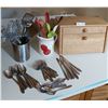 Image 1 : Assortment of Kitchen Wares