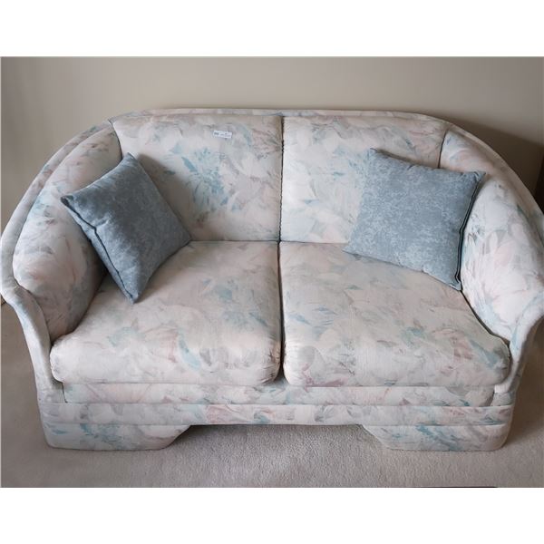 Sklar-Peppler Loveseat with Throw Pillows