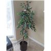 Image 1 : Artificial Tree
