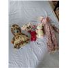 Image 1 : Assorted Stuffed Animals