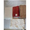Image 1 : Assorted Throw Blankets