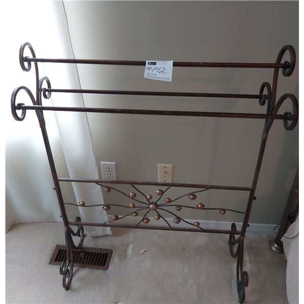 Clothes Hanging Rack