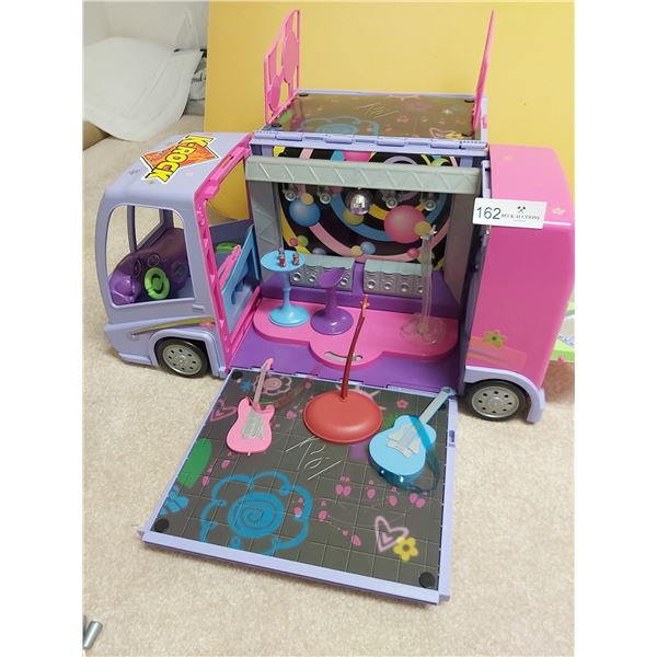 Barbie Jam n' Glam Concert Tour Bus Playset 2001 - Beck Auctions Inc.
