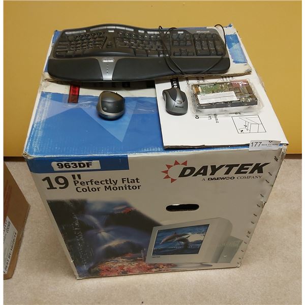 19" Daytek Flat Color Monitor With Mcrosoft Keyboard & Mouse