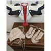 Image 2 : Salomon SX60 Ski Boots Size 300 With Hat & Gloves