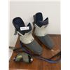 Image 1 : Saloman SX70 Ski Boots Size 345 & Goggles