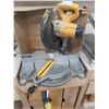 Image 1 : Dewalt 12" Compound Miter Saw