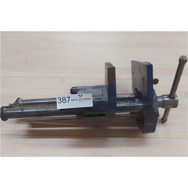 Mastercraft 7" Vise
