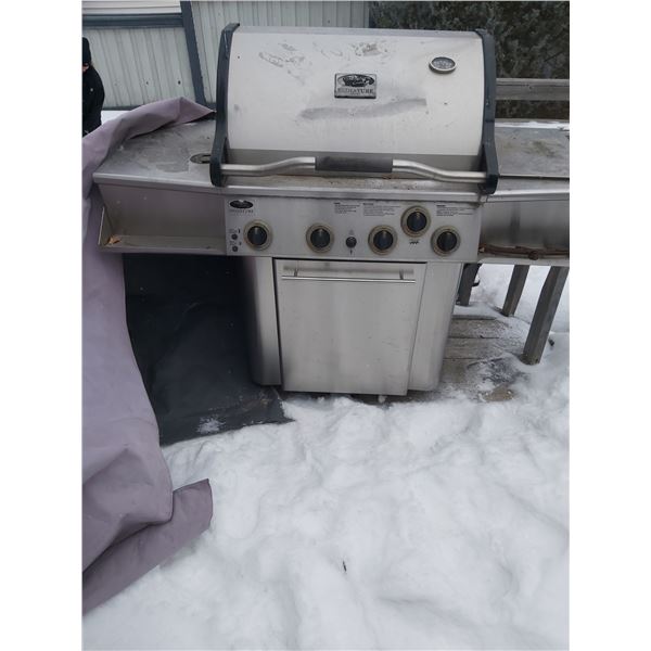Vermont Castings Propane BBQ with Side Burner and 3 Tanks