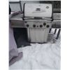 Image 1 : Vermont Castings Propane BBQ with Side Burner and 3 Tanks