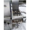 Image 4 : Vermont Castings Propane BBQ with Side Burner and 3 Tanks