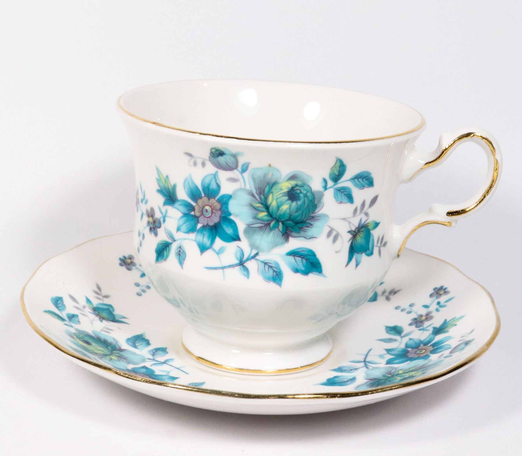 QUEEN ANNE PATTERN #8506 TEACUP AND SAUCER